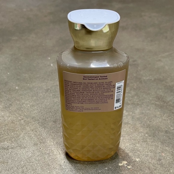 Bath & Body Works Snowflakes & Cashmere Shower Gel 10oz New - Picture 3 of 4